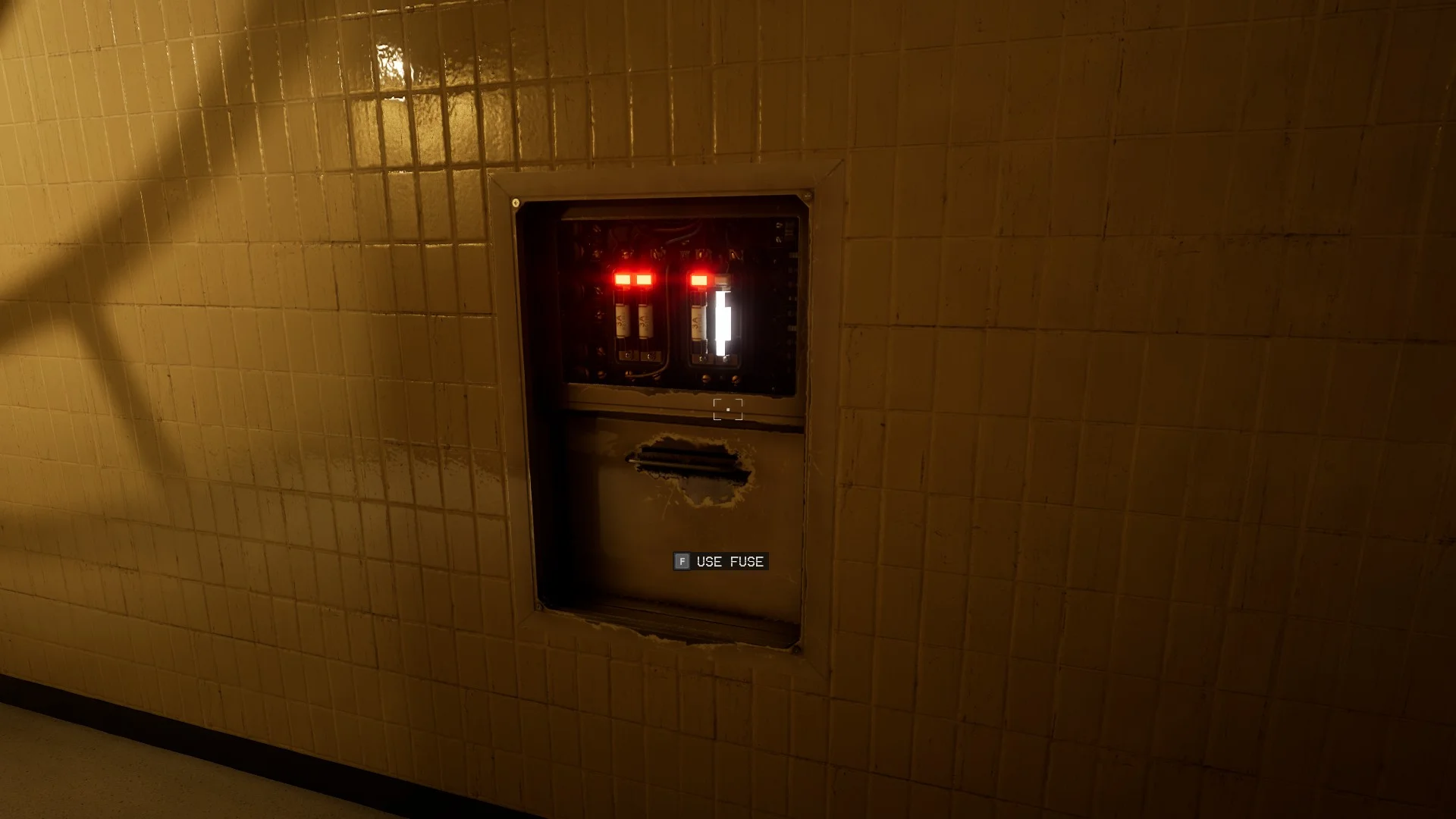 A locked box that needs a fuse to open in Level 3 Electrical Station, Backrooms: Escape Together
